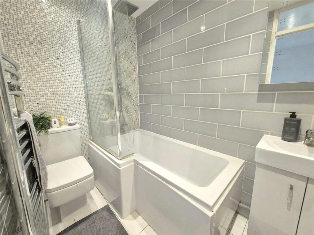 Brantwood Way, St Pauls Cray, Kent, BR5 photo 4