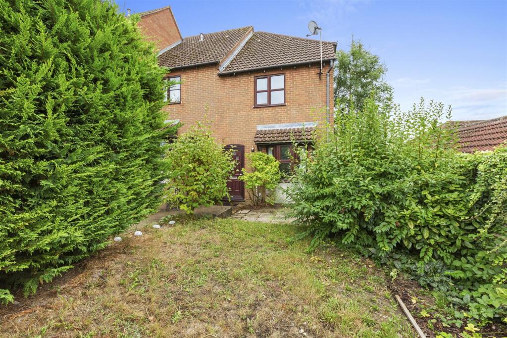 Main image of property: LAWSONE RISE, HIGH WYCOMBE (WALK OF TOWN CENTRE)