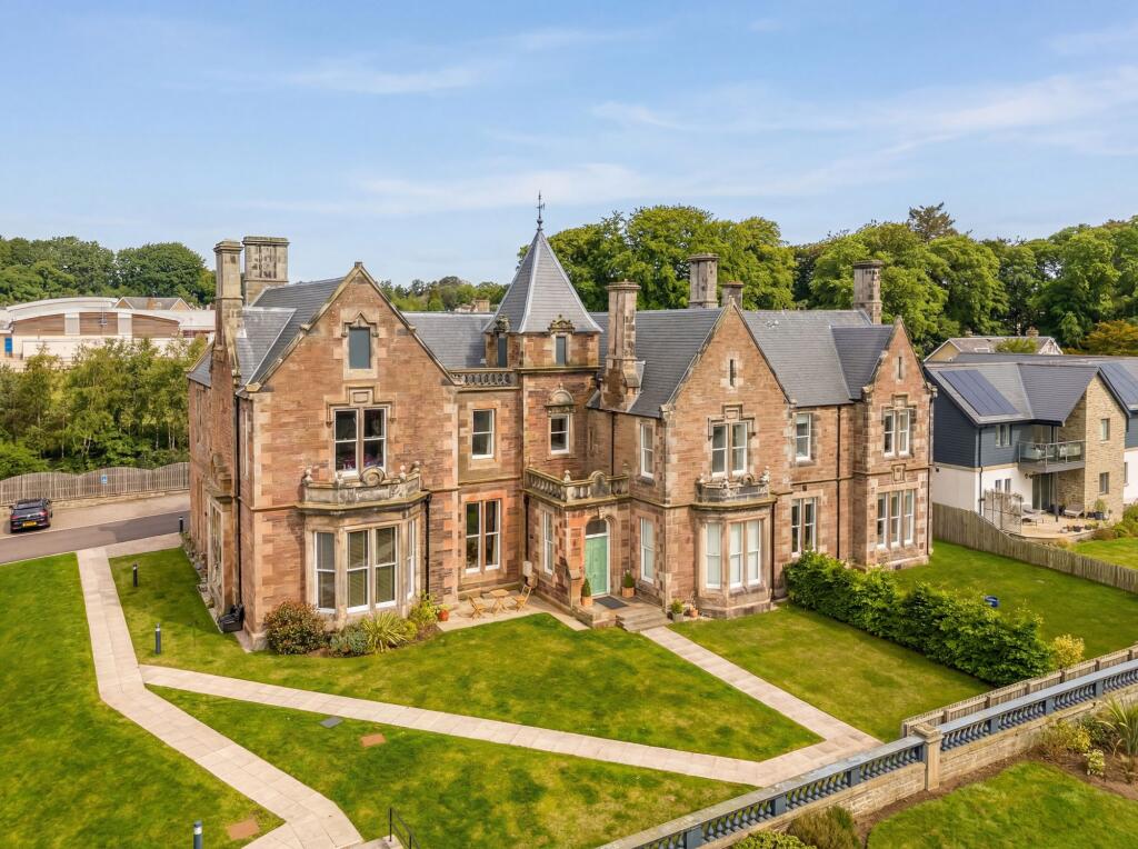 Main image of property: 8 Lairds Walk, Monifieth, DD5 4AD