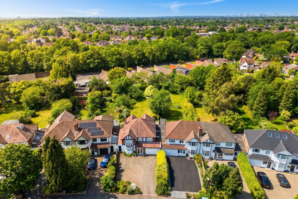 House in Solihull, Ulverley Green - View 2