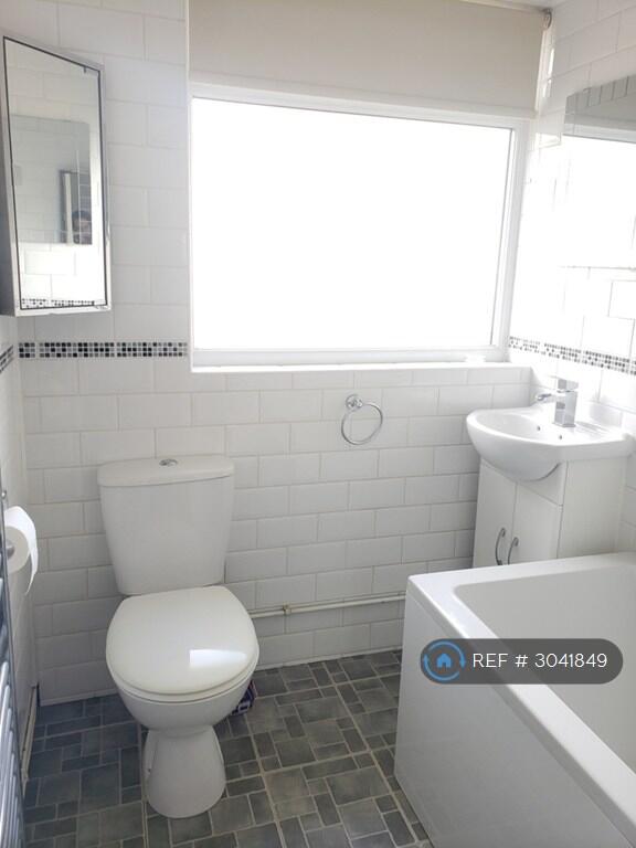 Apartment in Cardiff, Penylan - More