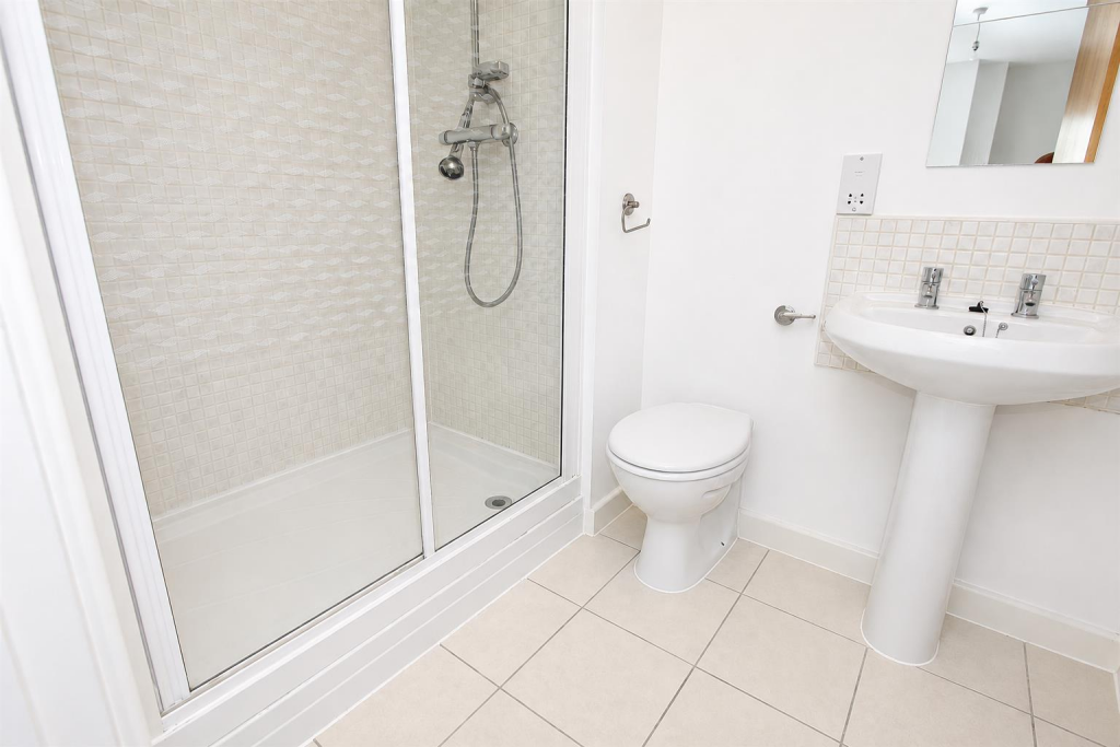 Apartment in Leeds - View 5