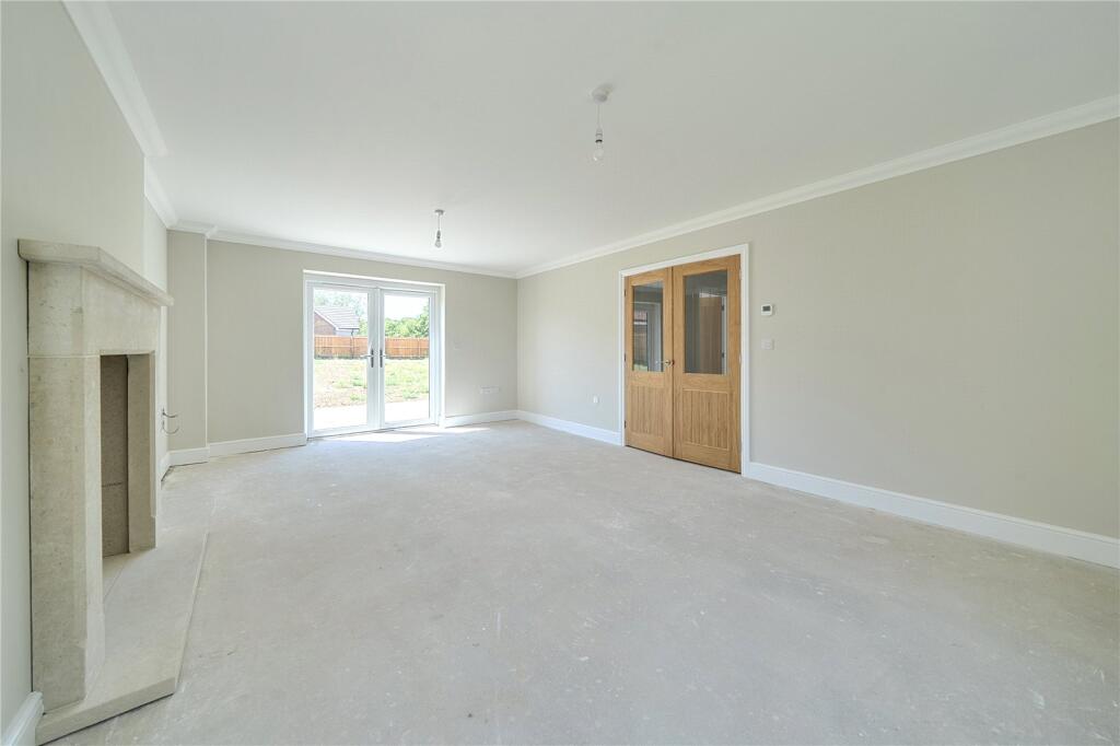 Symonds Walk, IP31 photo 3