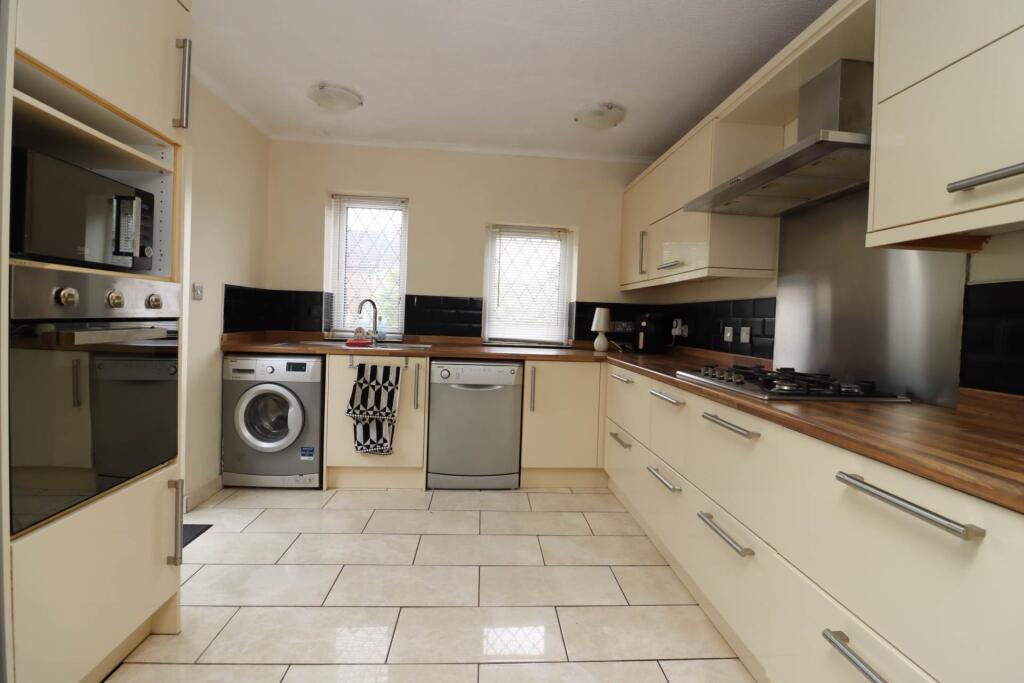 House in Wirral, Liverpool City Region - View 3