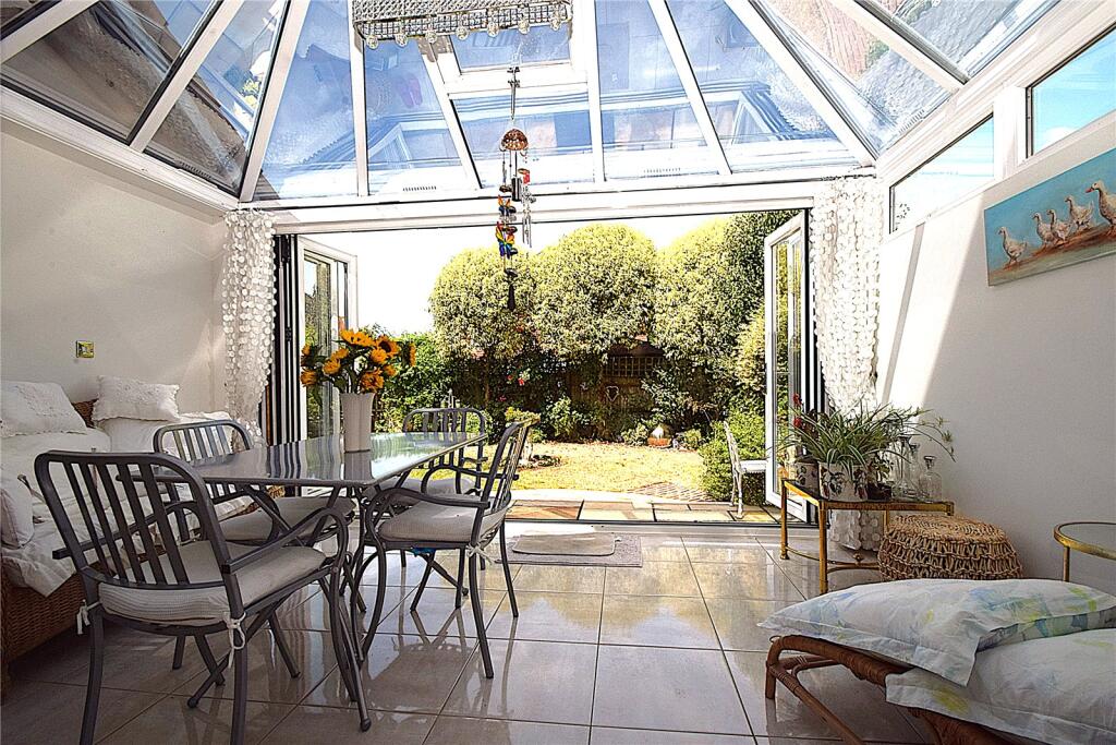 House in Hart, Darby Green, Yateley - View 2