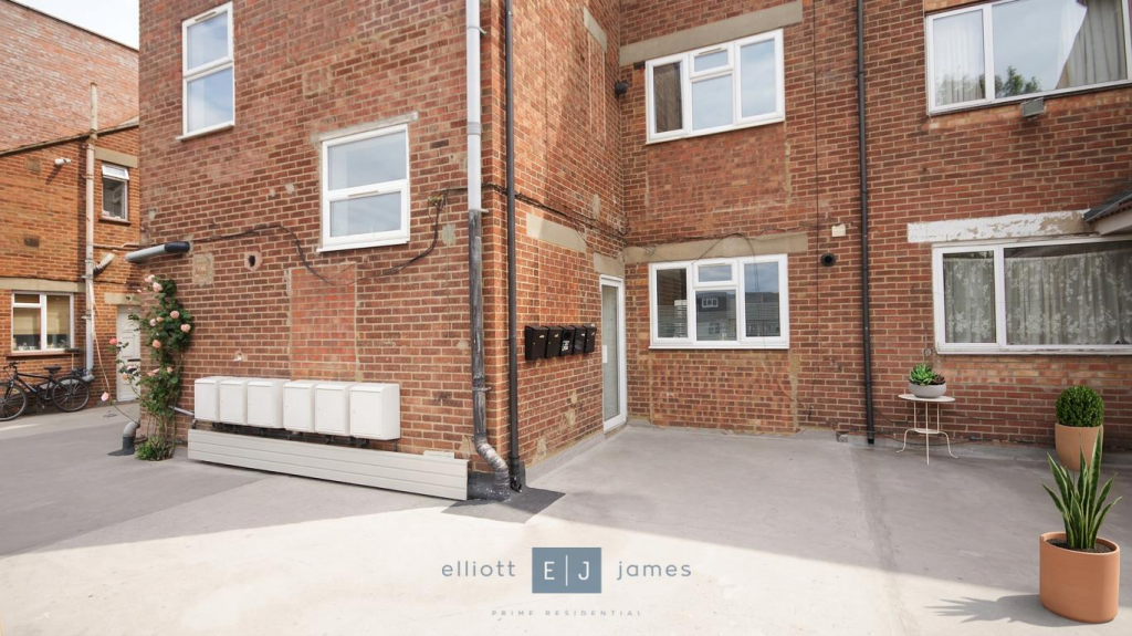 Main image of property: High Street, Barkingside, Ilford