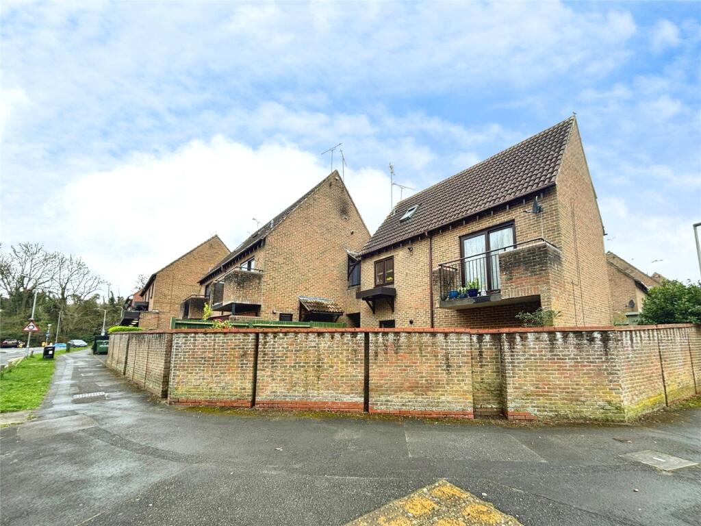 Main image of property: Tylers Place, Tilehurst, Reading