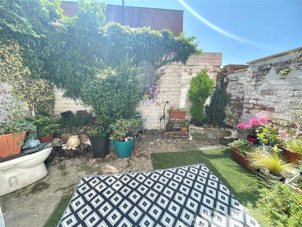 House in Preston, St. Matthew's, Deepdale - View 4