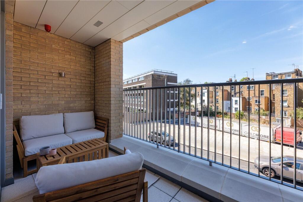 Apartment in London - More