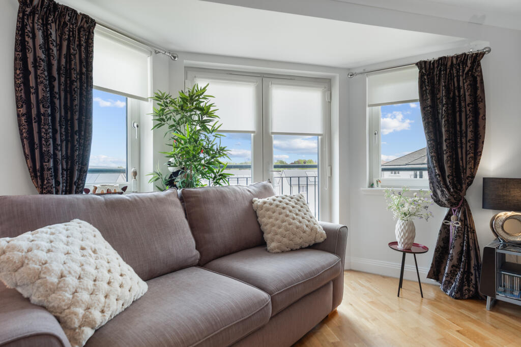 Apartment in Kirkintilloch, Westermains - More