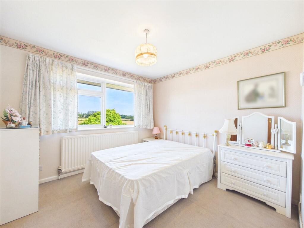 House in Malvern Hills, Leigh - More