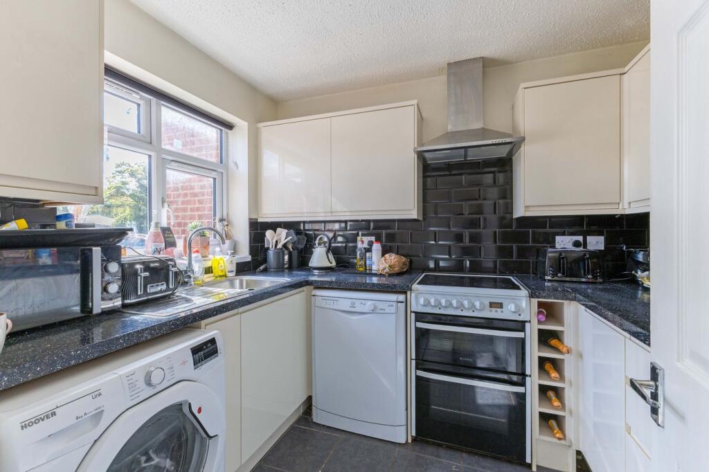 House in Slough - View 4