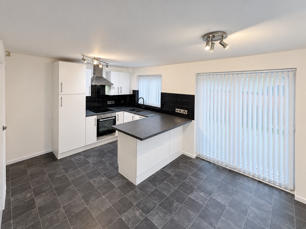 Pinewood Drive, Birmingham, B32 4LD photo 4