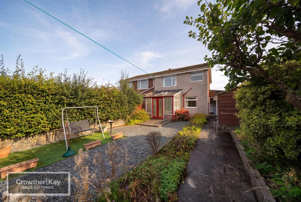 Dovedale Crescent, Buxton photo 4