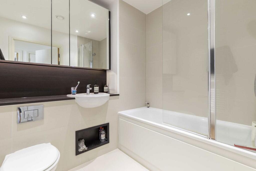 Apartment in London - More