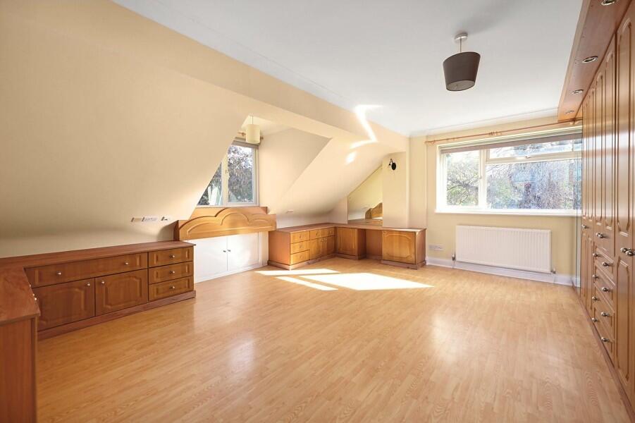 House in Twickenham - View 4