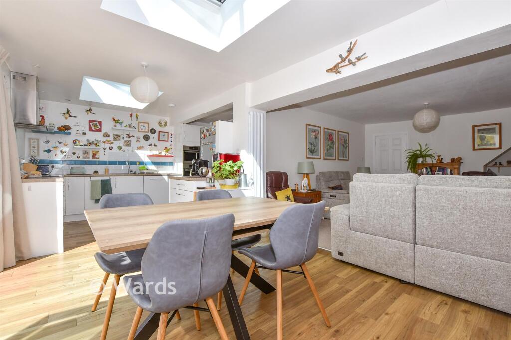 House in Maidstone, Coxheath - More
