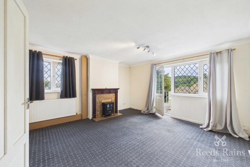 Apartment in Huddersfield - View 3
