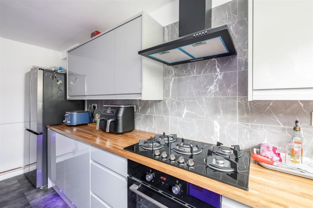 Sefton Avenue, Lipson photo 4