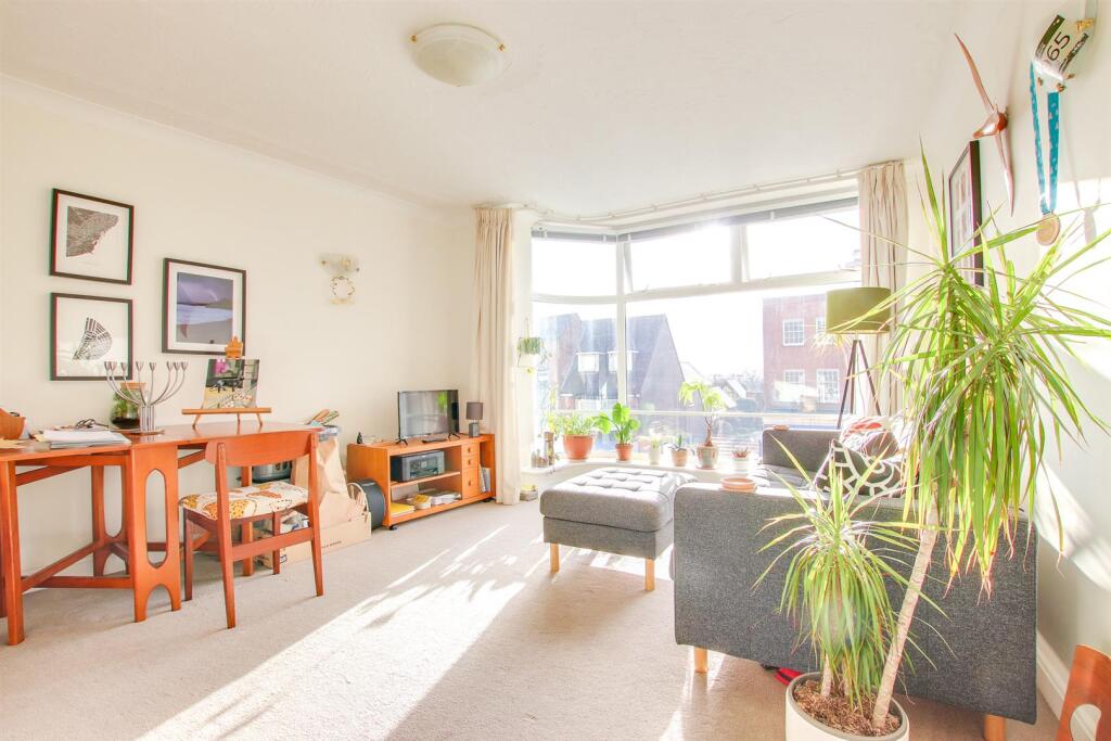 Apartment in Southampton - More
