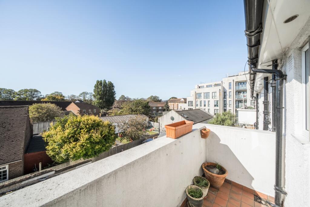 Apartment in London - More