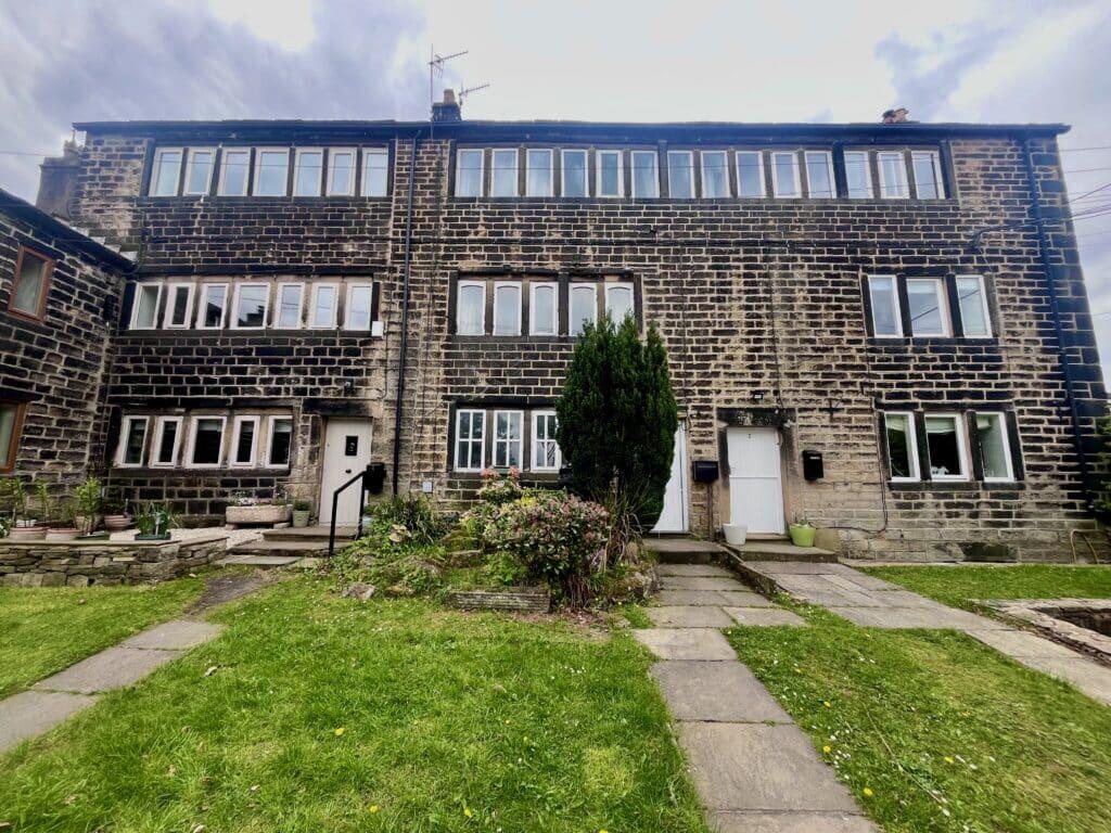 Main image of property: 3 Shaws, Uppermill, OL3