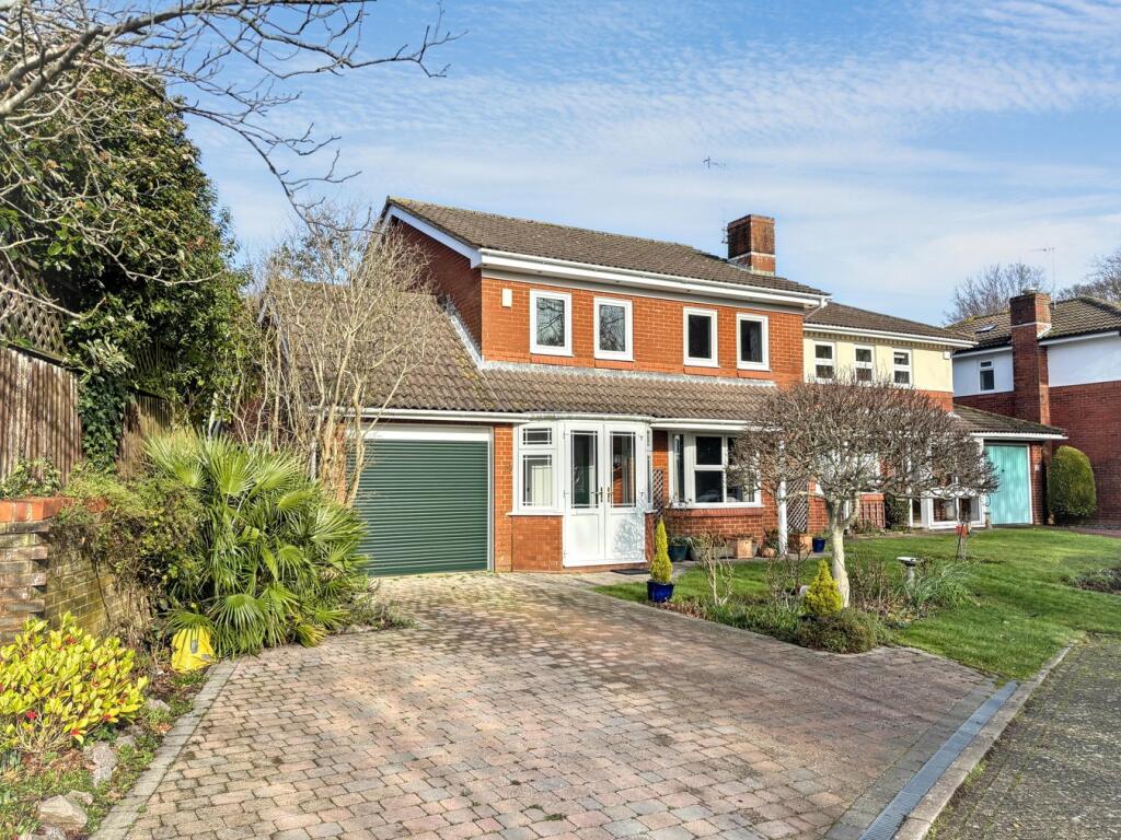 3 bedroom detached house for sale in St Francis Chase, Bexhill-on