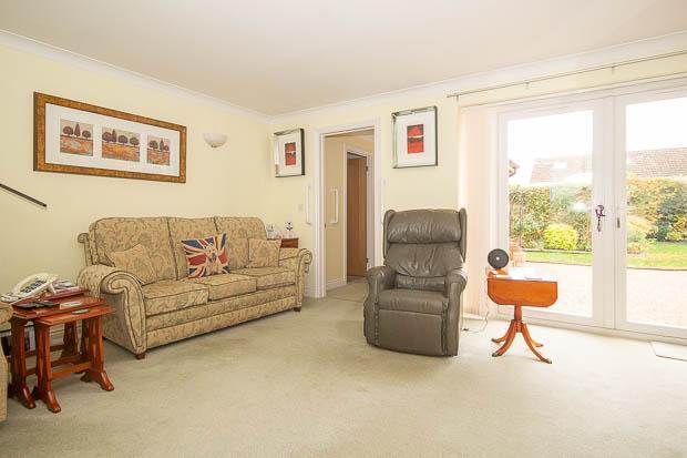 Maytree Gates, Bishops Cleeve, Cheltenham, GL52 8SE photo 3