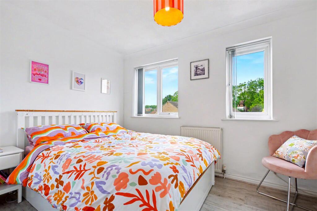 House in Gedling, Warren Hill, St. Albans - View 5