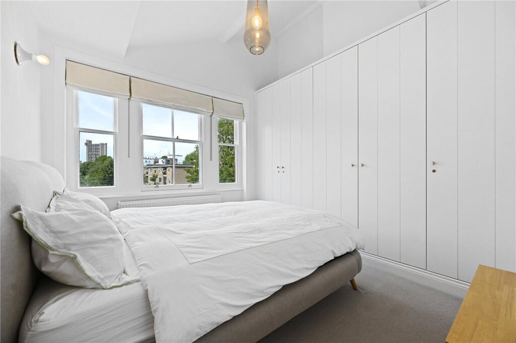 Apartment in London - View 5