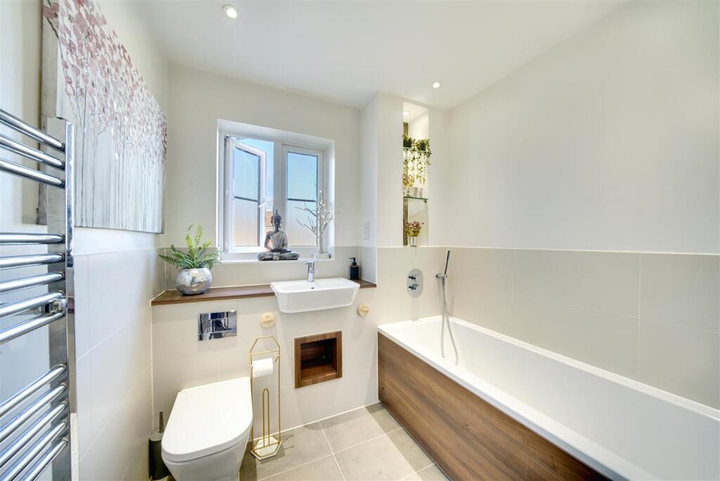 Apartment in London - View 2