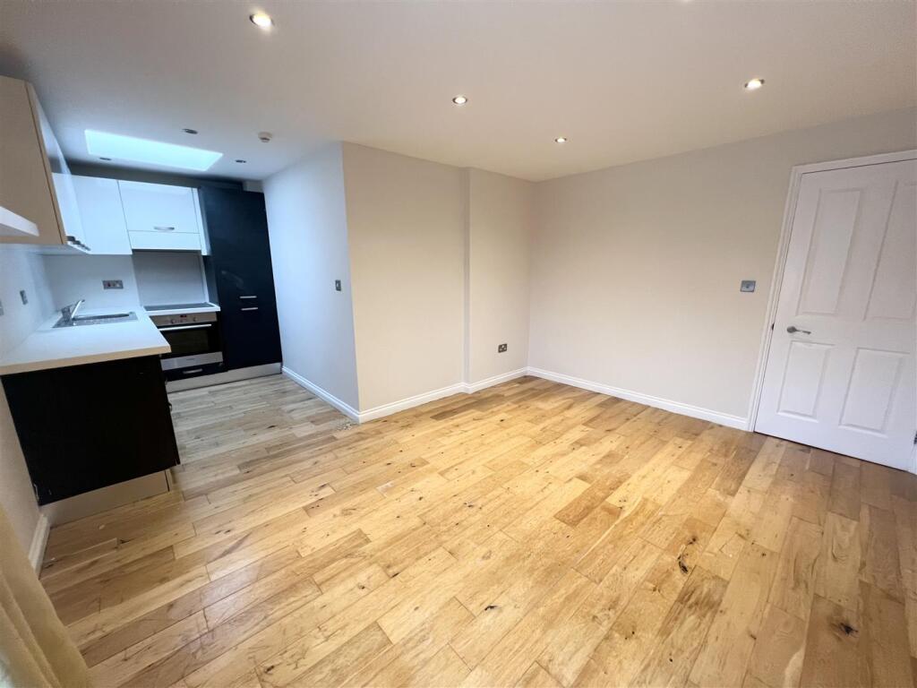 Apartment in Brighton - More