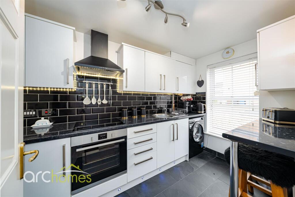 Wayfarers Drive, Tyldesley, M29 photo 3