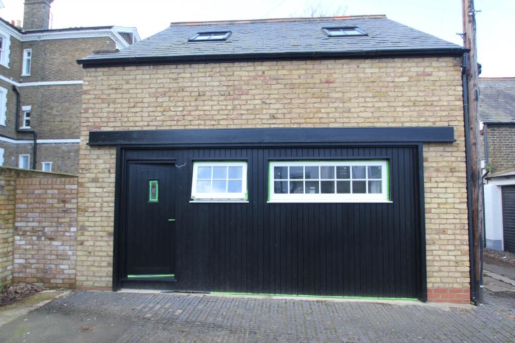 1-bed other on Clifftown Parade, Southend On Sea, £350,000