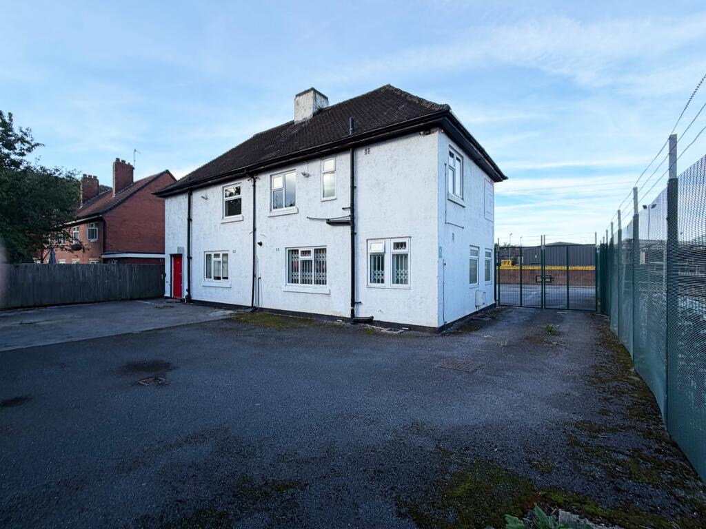 House in Kirklees, Rawthorpe - View 2