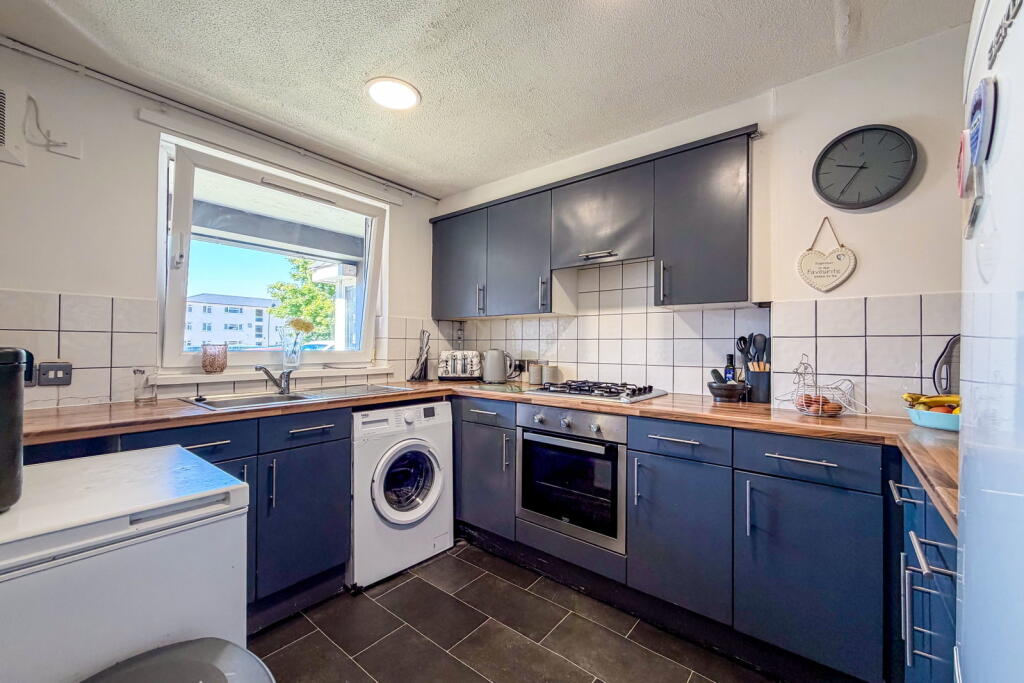 Apartment in New Forest, Pooksgreen, Marchwood - View 4