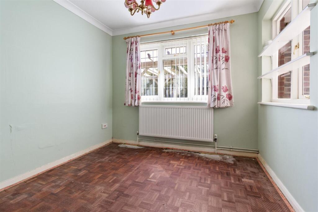 Florida Close, Ferring, Worthing photo 5