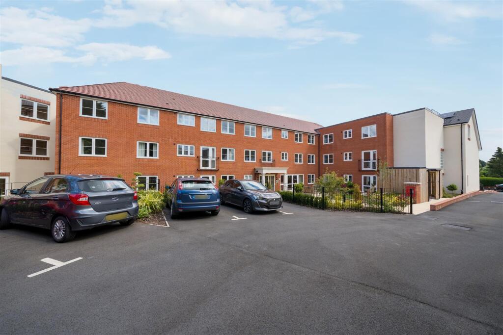 Apartment in Birmingham, West Midlands - More