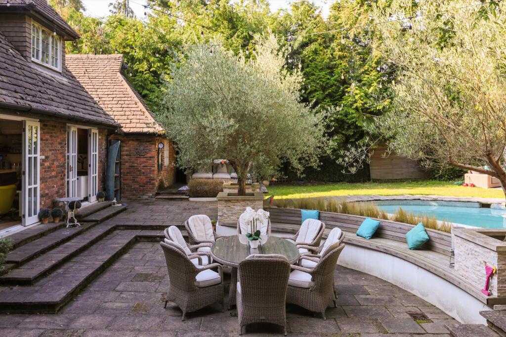 South Ridge, Weybridge, Surrey, KT13 photo 4