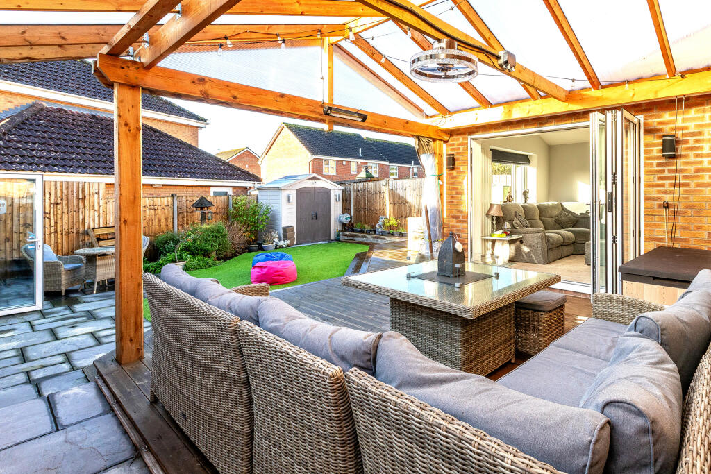 Main image of property: Cranmoor Green, Pilning, Bristol