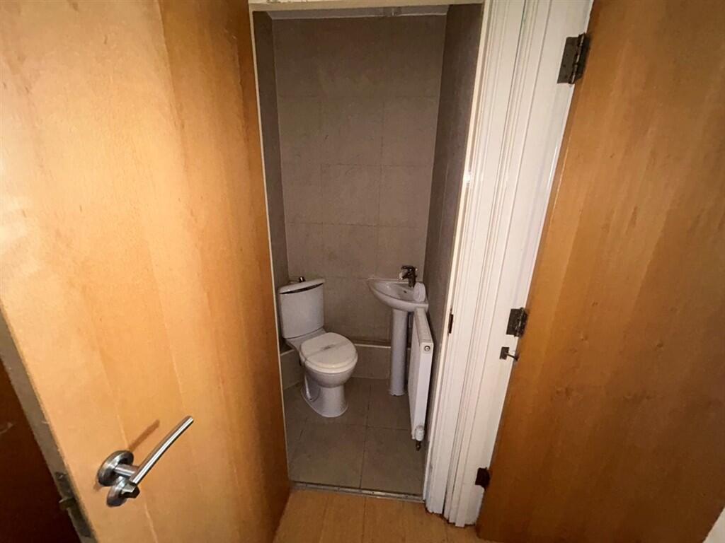 Apartment in Harrow - More