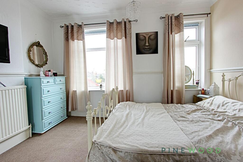 House in Mansfield, Nottinghamshire - More