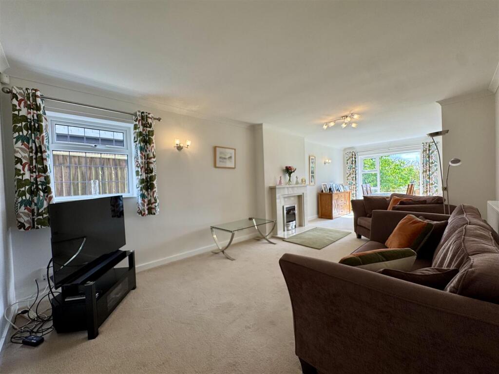 House in Dudley, Webb's Green - View 4
