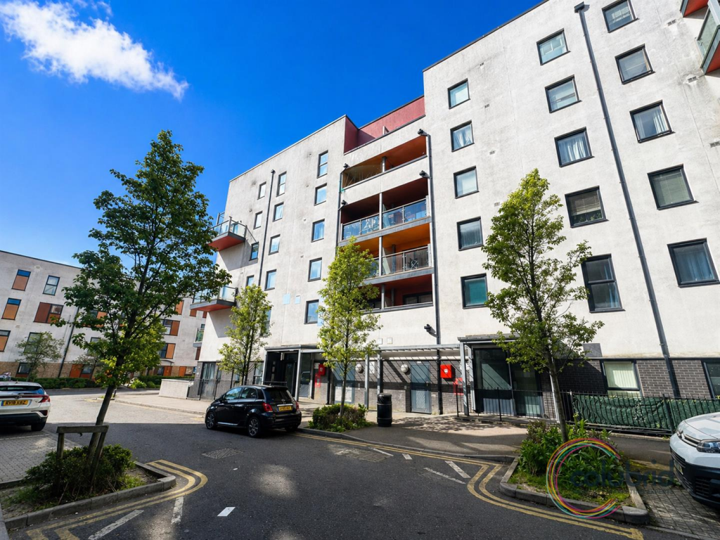 1-bed flat on Priory Court, Wideford Drive, Romford, £220,000