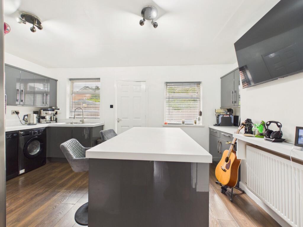House in Hull, Inglemire, Orchard Park - View 5