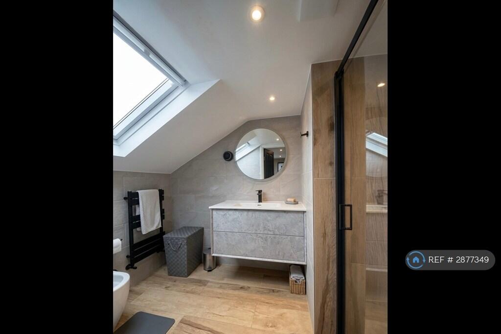 4 bedroom terraced house for rent