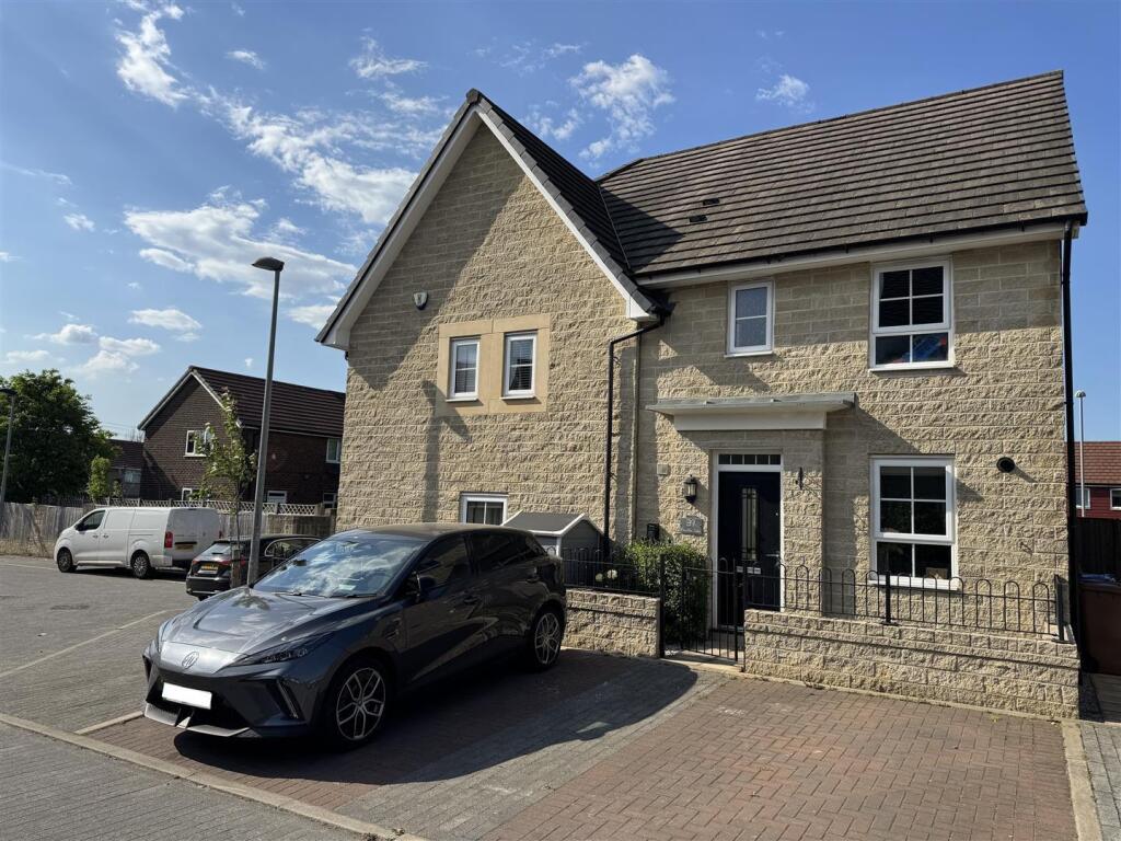 Main image of property: Pudding Lane, Hyde