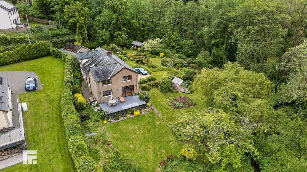House in Gwaelod-y-garth, Pentyrch - View 2