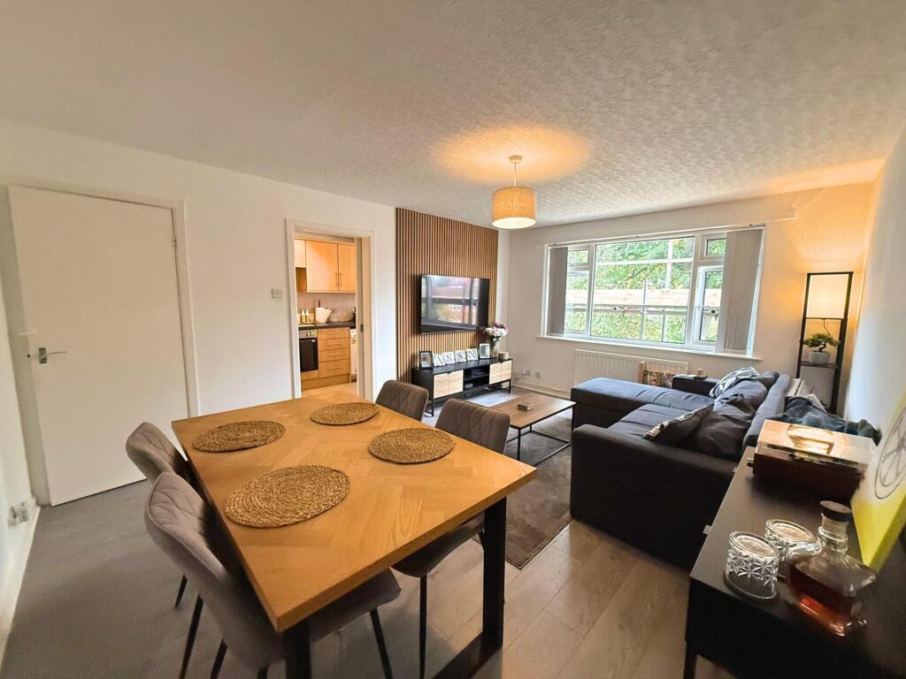 Apartment in Trafford, Greater Manchester - View 3