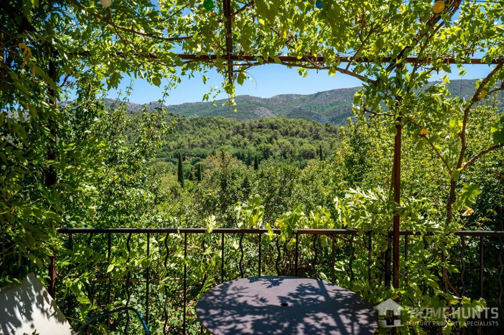 Main image of property: Provence-Alps-Cote d`Azur, Bouches-du-Rhône, Vauvenargues